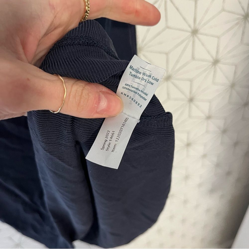 Marine Layer Navy Ribbed Crop Tank - Picture 4 of 5